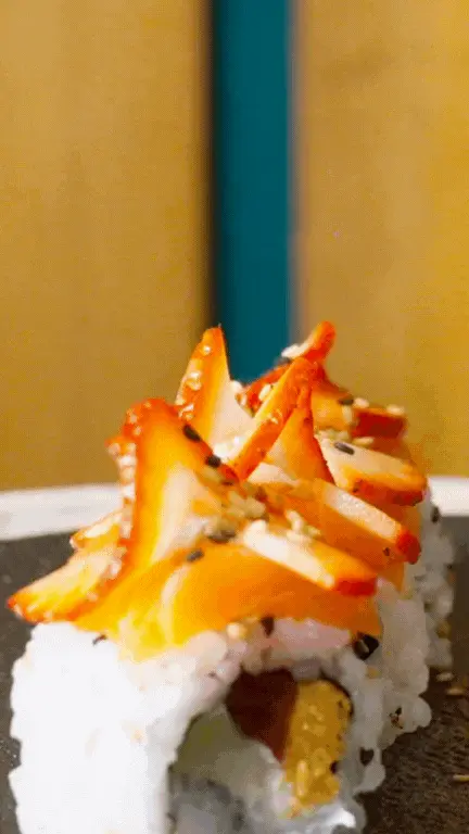 Tropical roll