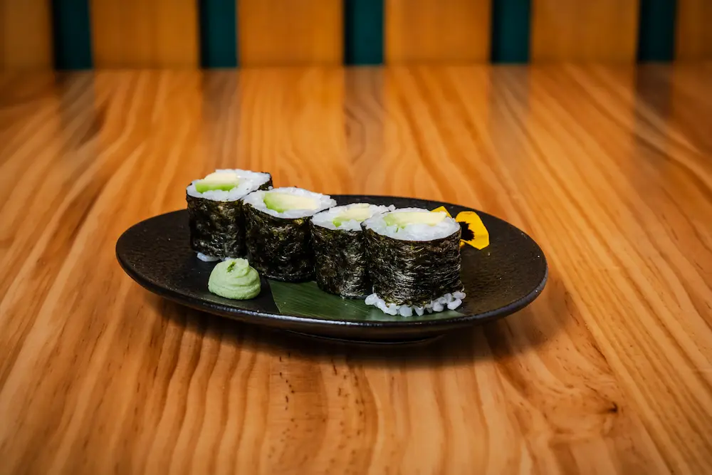 menú infantil makis aguacate