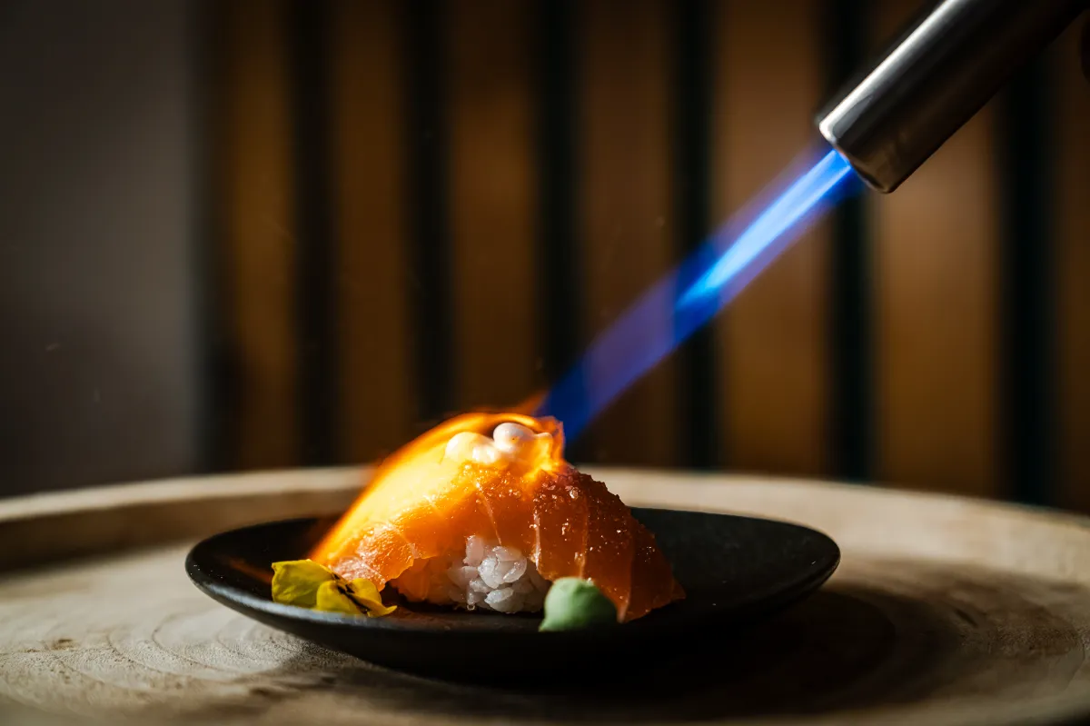 sushi flameado